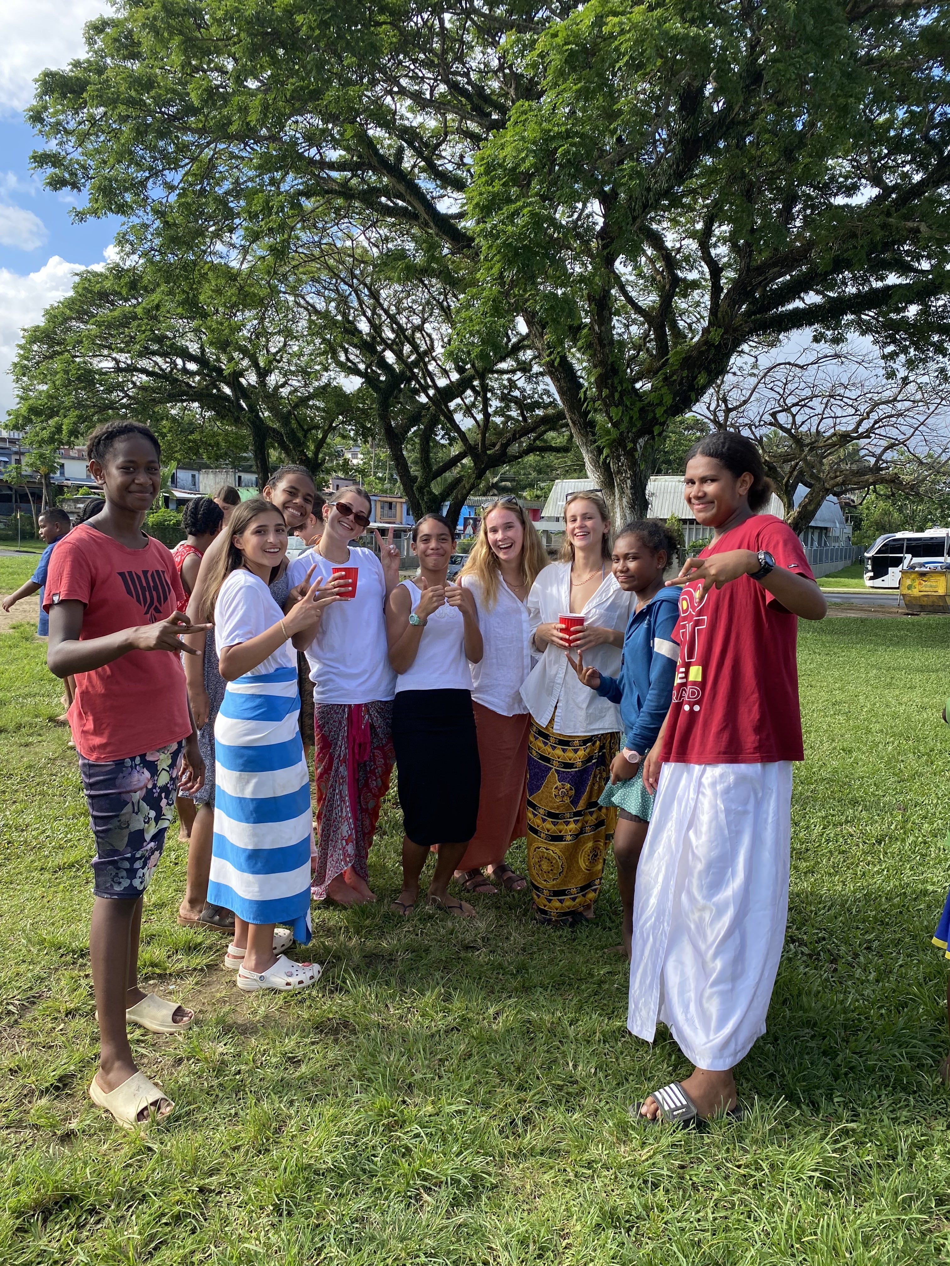 4 F4 C4 E8 C 732 B 4 BAD B963 4683 A9 F7 C240