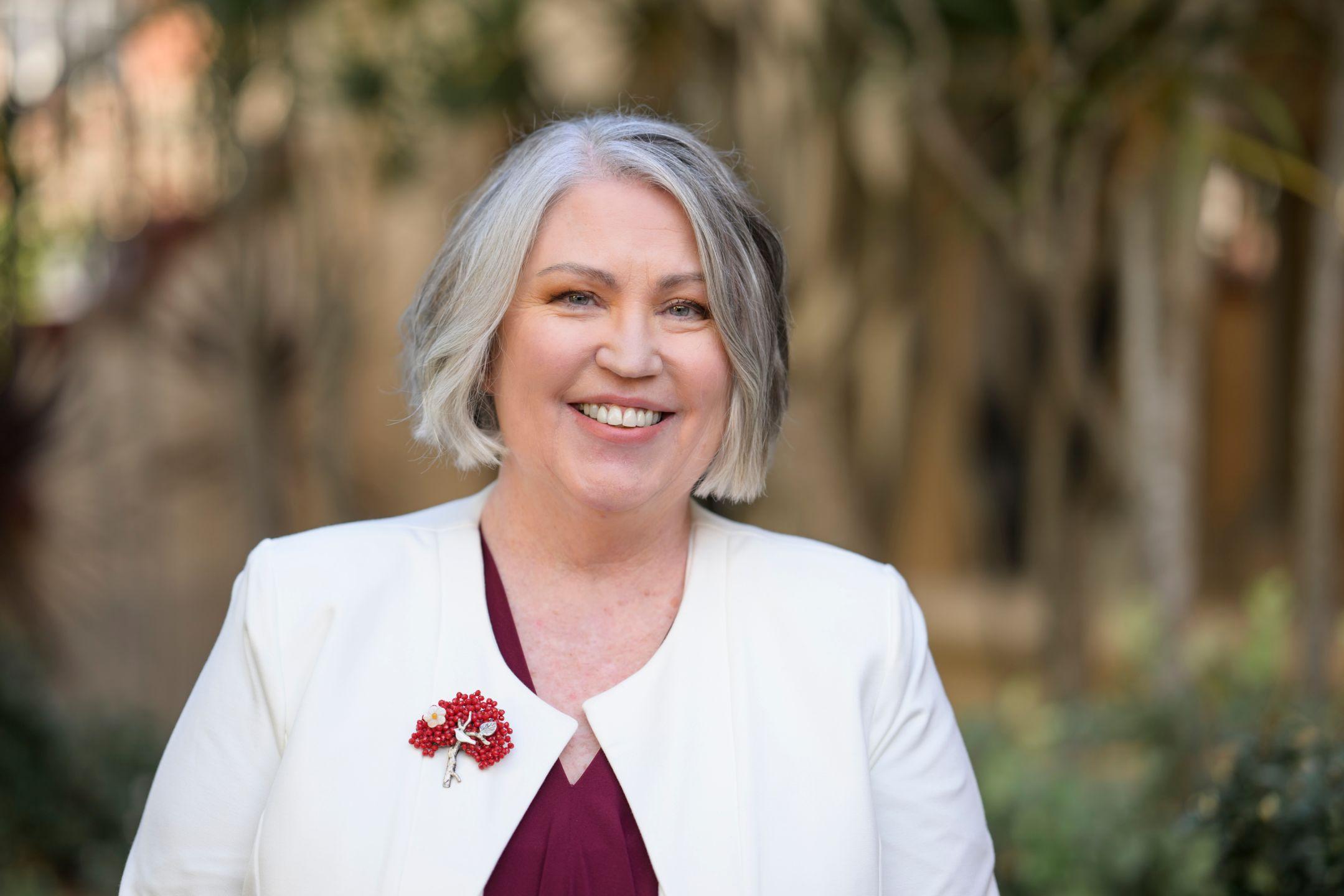 Elizabeth Carnegie JOW 230808 8990